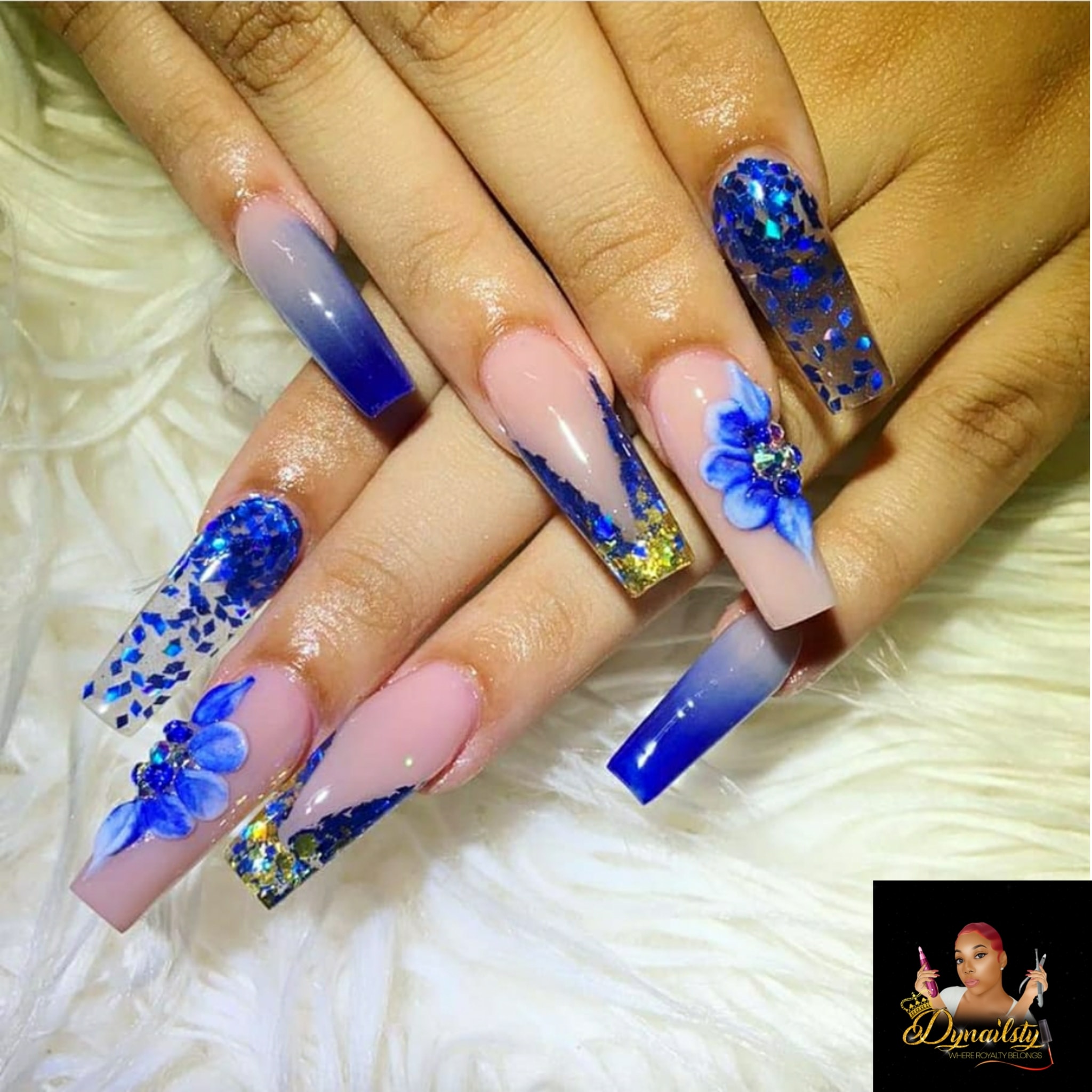 Acrylic nails gold silver rhinestones